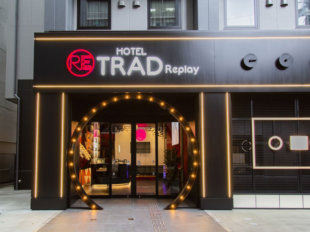 HOTEL TRAD Replay 2/47