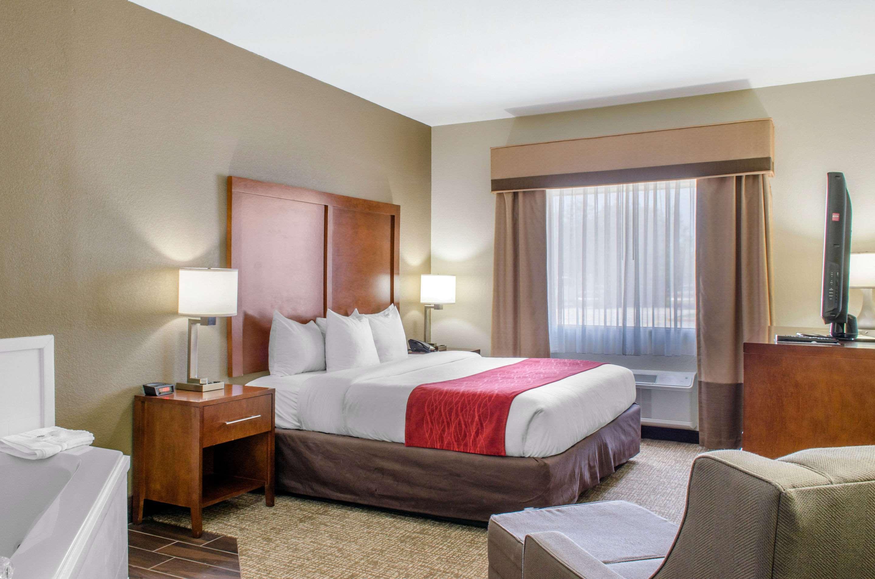 غرفة بسرير مزدوج، Comfort Inn & Suites Covington - Mandeville 2/4
