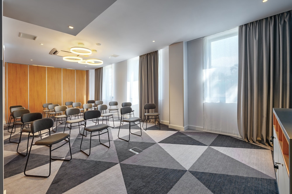 Holiday Inn Express - Almaty, an IHG Hotel 45/47