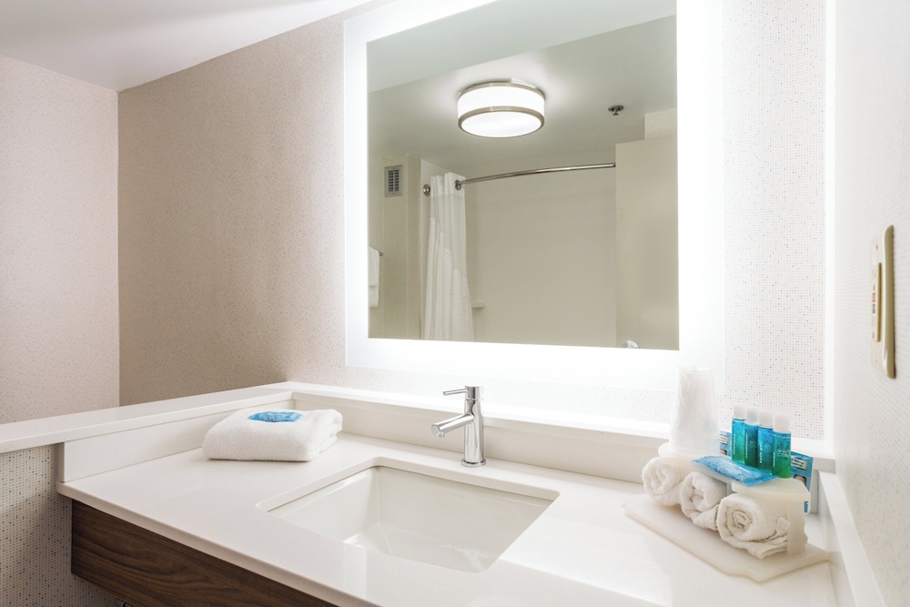 Holiday Inn Express Hotel And Suites Wilmington University Center 61/62