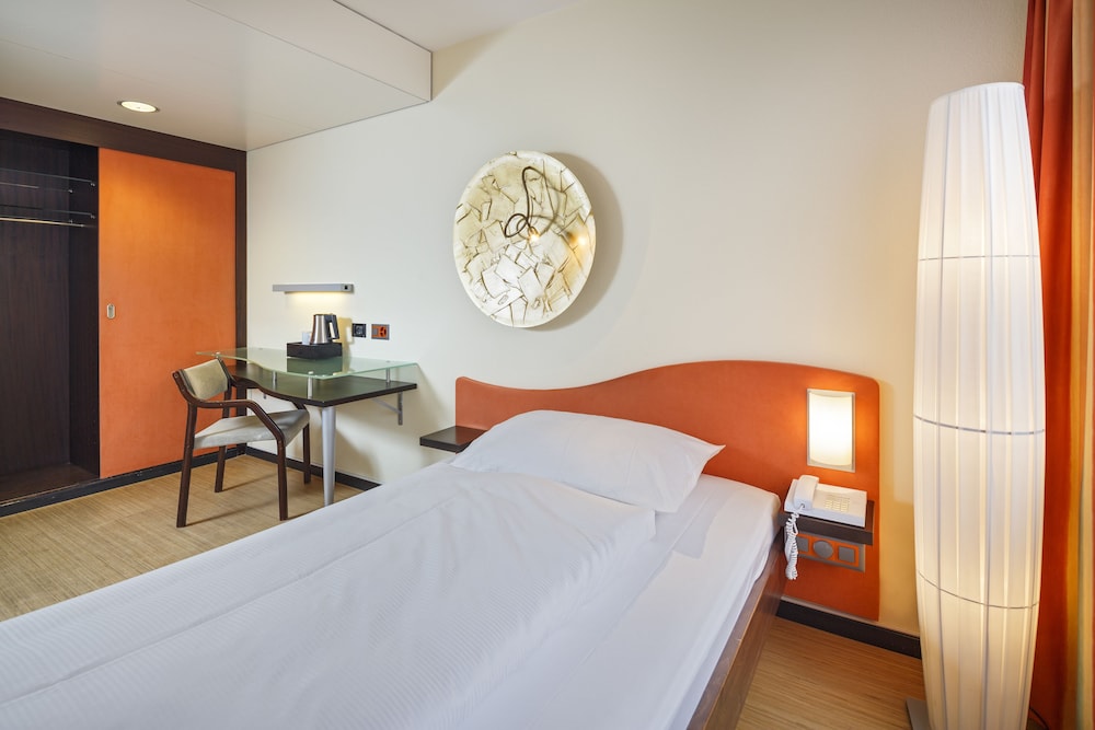 Ramada by Wyndham Baden du Parc 38/74