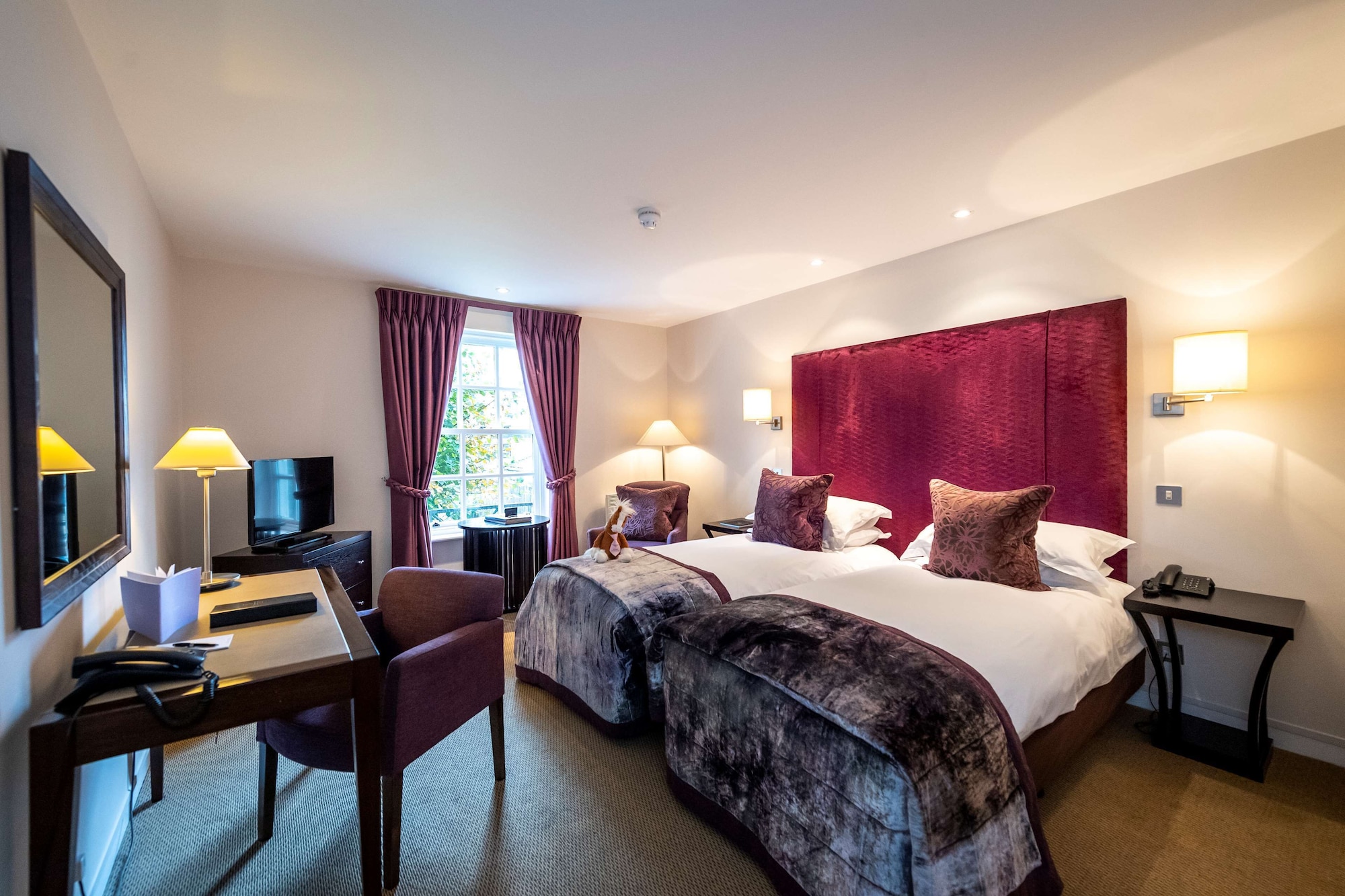 Room, Twin Beds, Low Floor