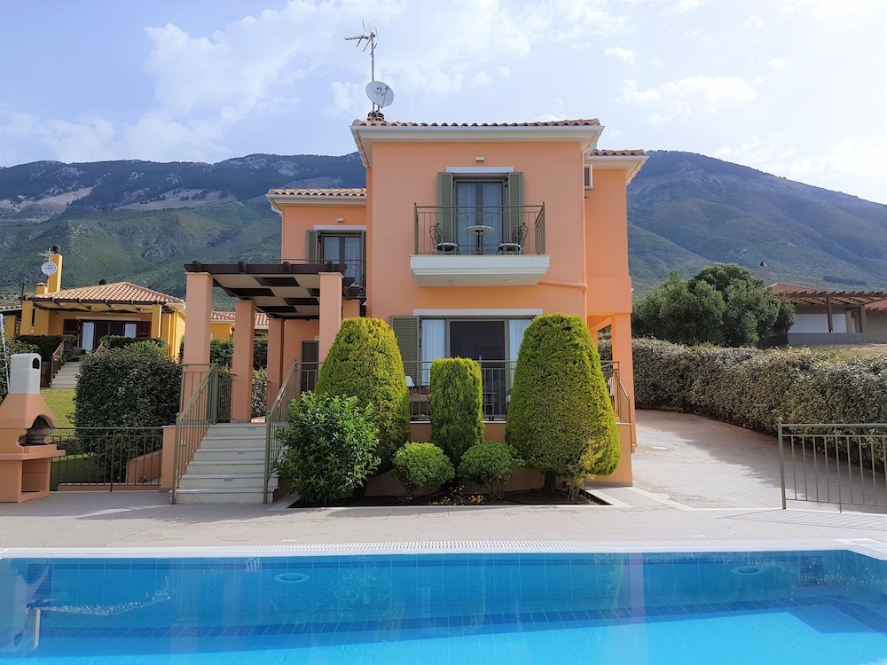Ionian Sea View Luxury Villas 4/50