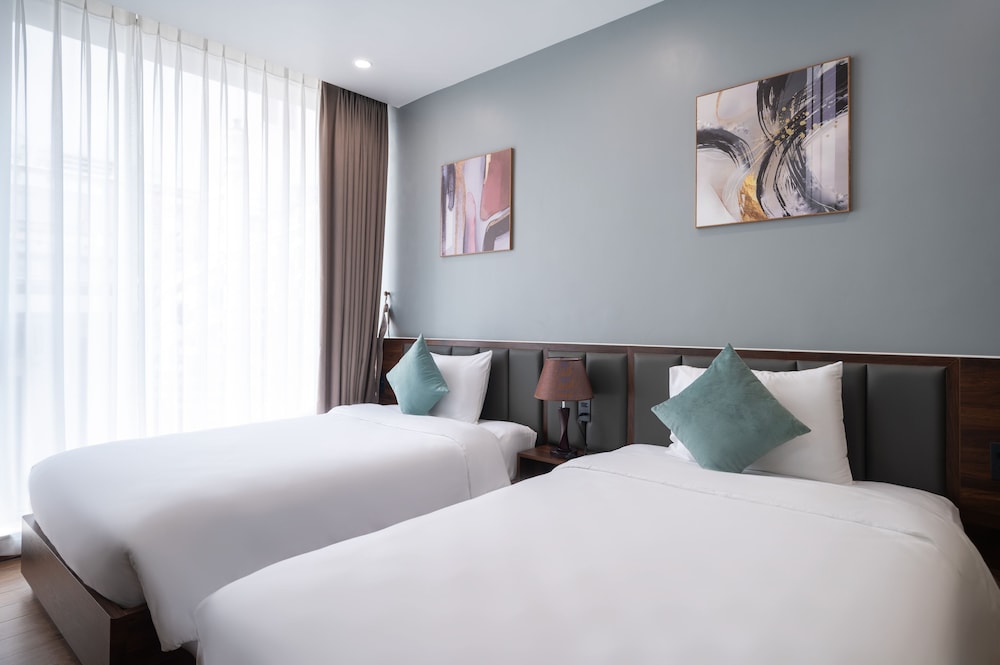 DELUXE, TWIN BEDS