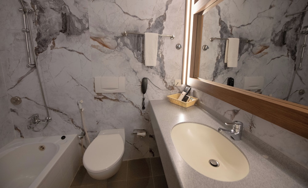 Ramee Guestline Hotel 61/63