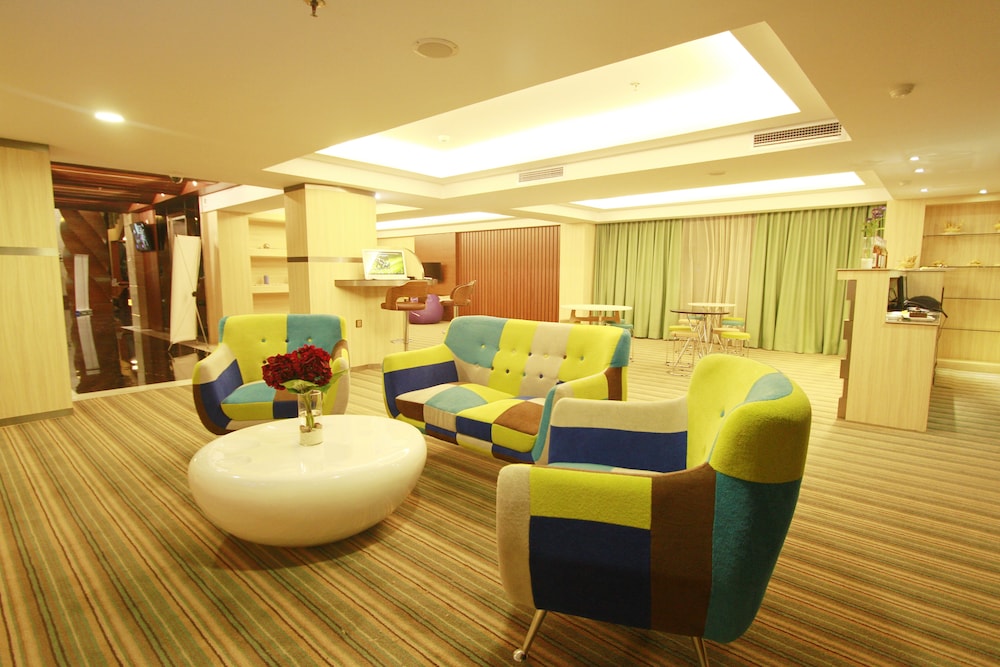 Fox Hotel Nagoya Batam 48/69