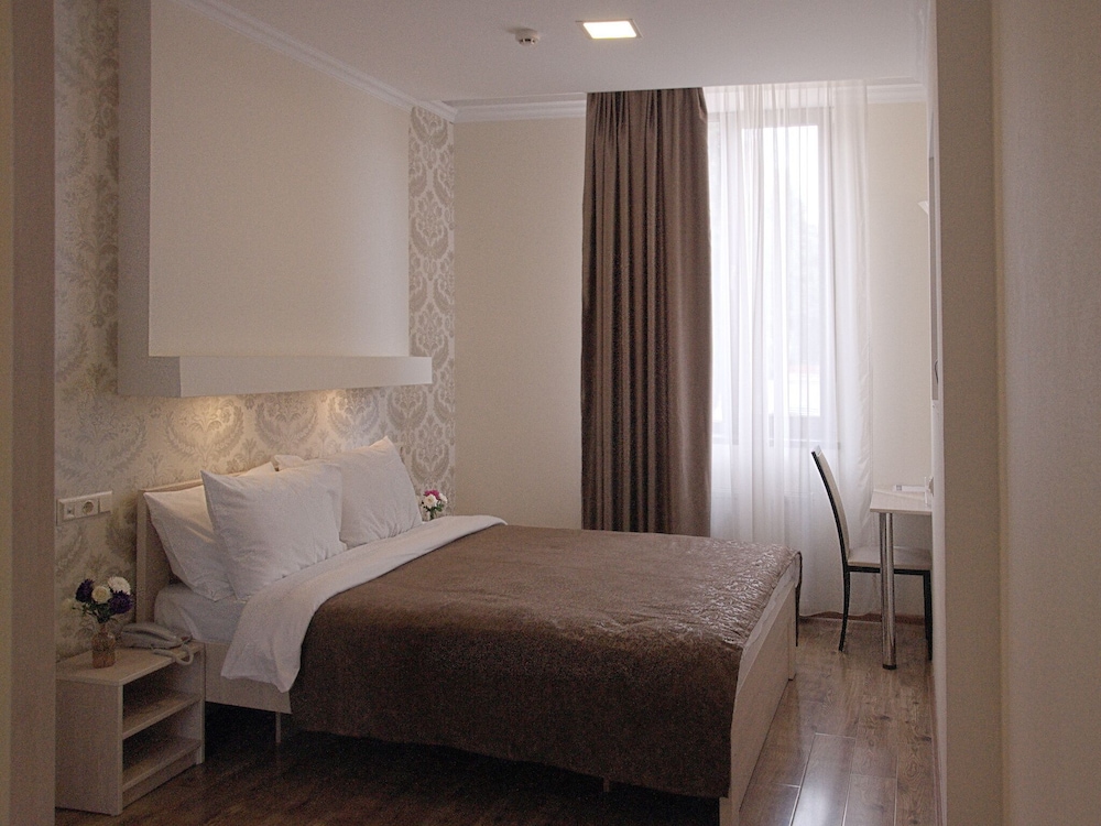 Tiflis Hotel 29/74