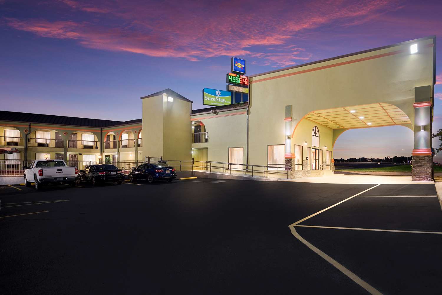 Surestay Hotel By Best Western Mt Pleasant 20/22