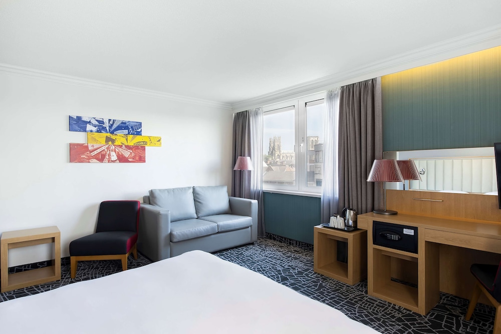 Radisson Hotel York 56/76