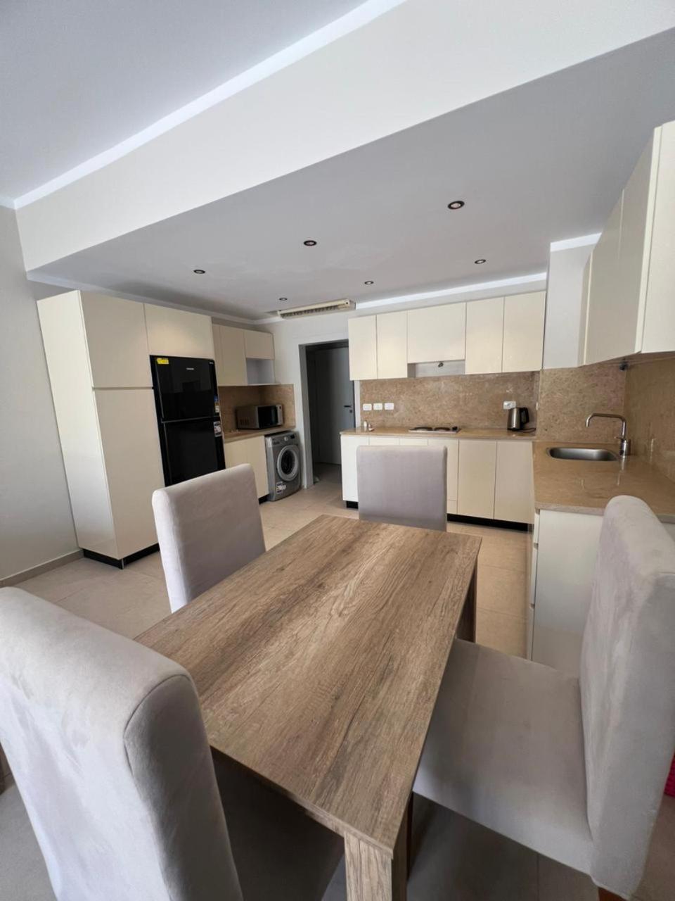 A Residence 24/63