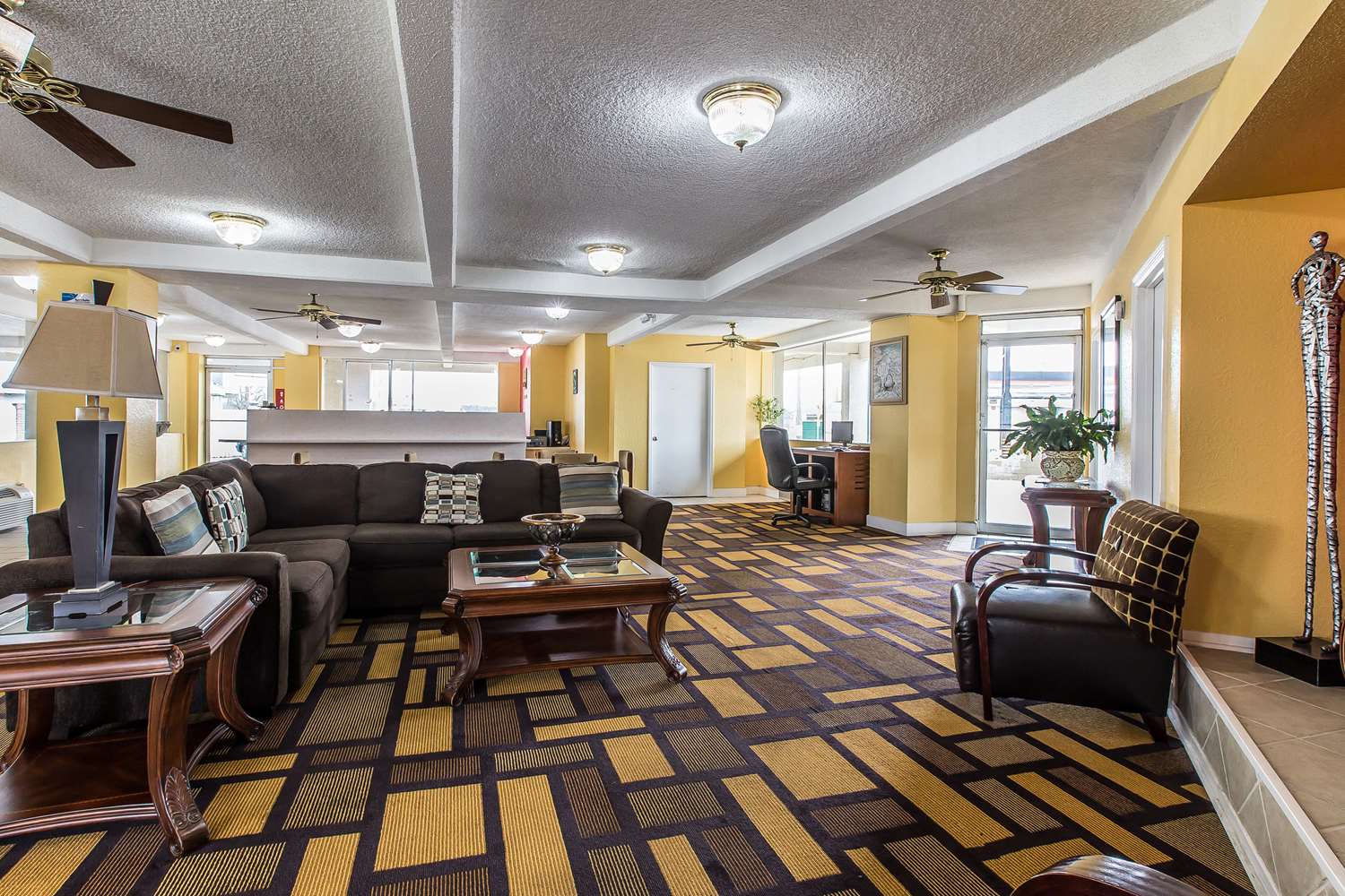 Econo Lodge Byron near Historic District - Warner Robins 4/12