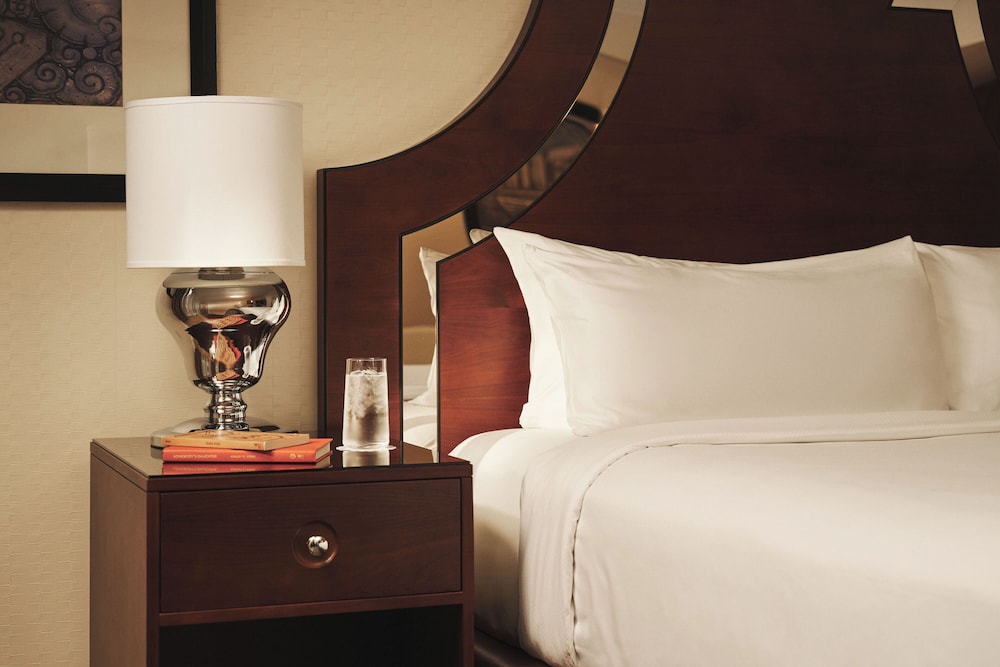 L'Hermitage Hotel 30/70