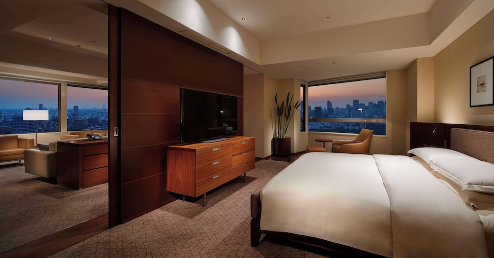 Diplomat, Suite, King Bed