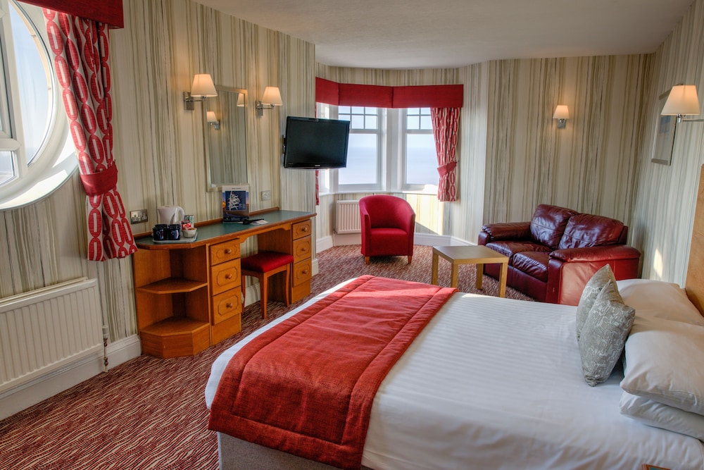 The Cliffs Hotel Blackpool 27/74