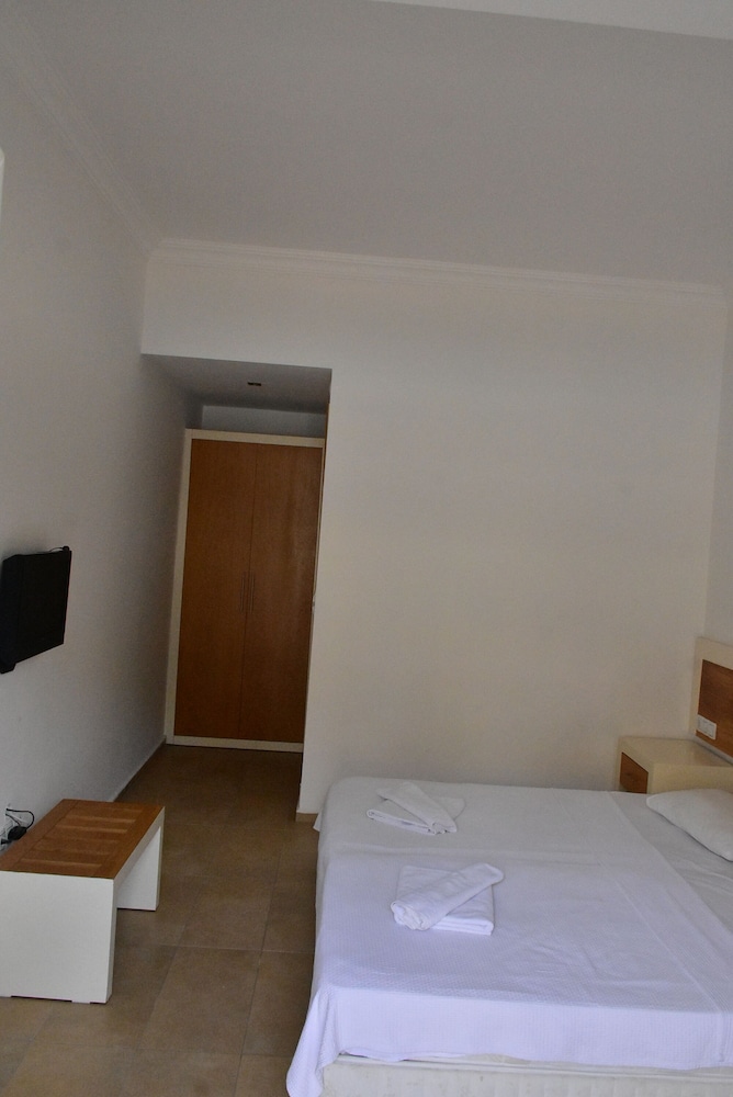 Diana Suite 25/47