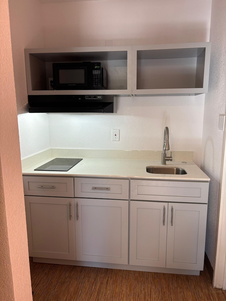Motel6 Flagstaff, AZ - West - Woodland Village 50/50