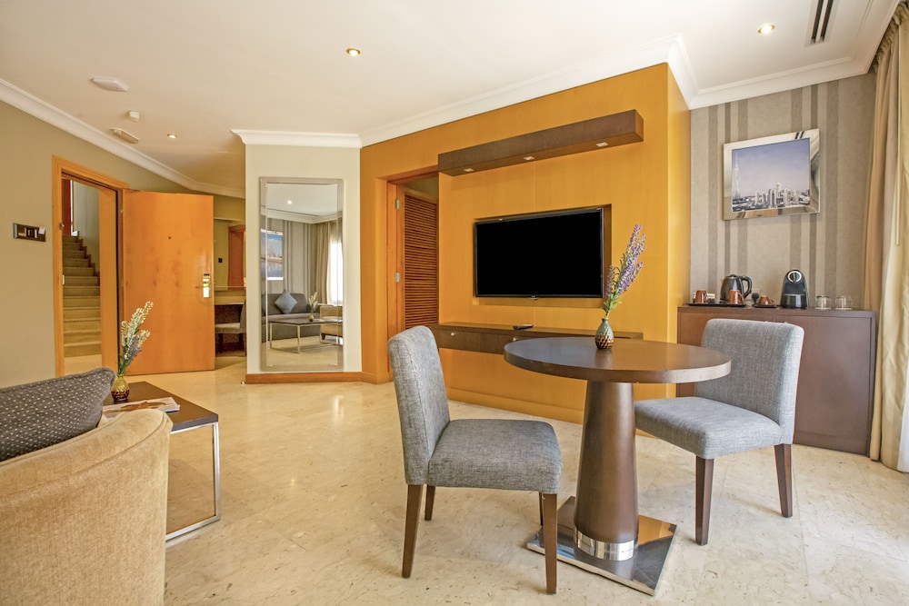Dubai Marine Beach Resort And Spa 64/79