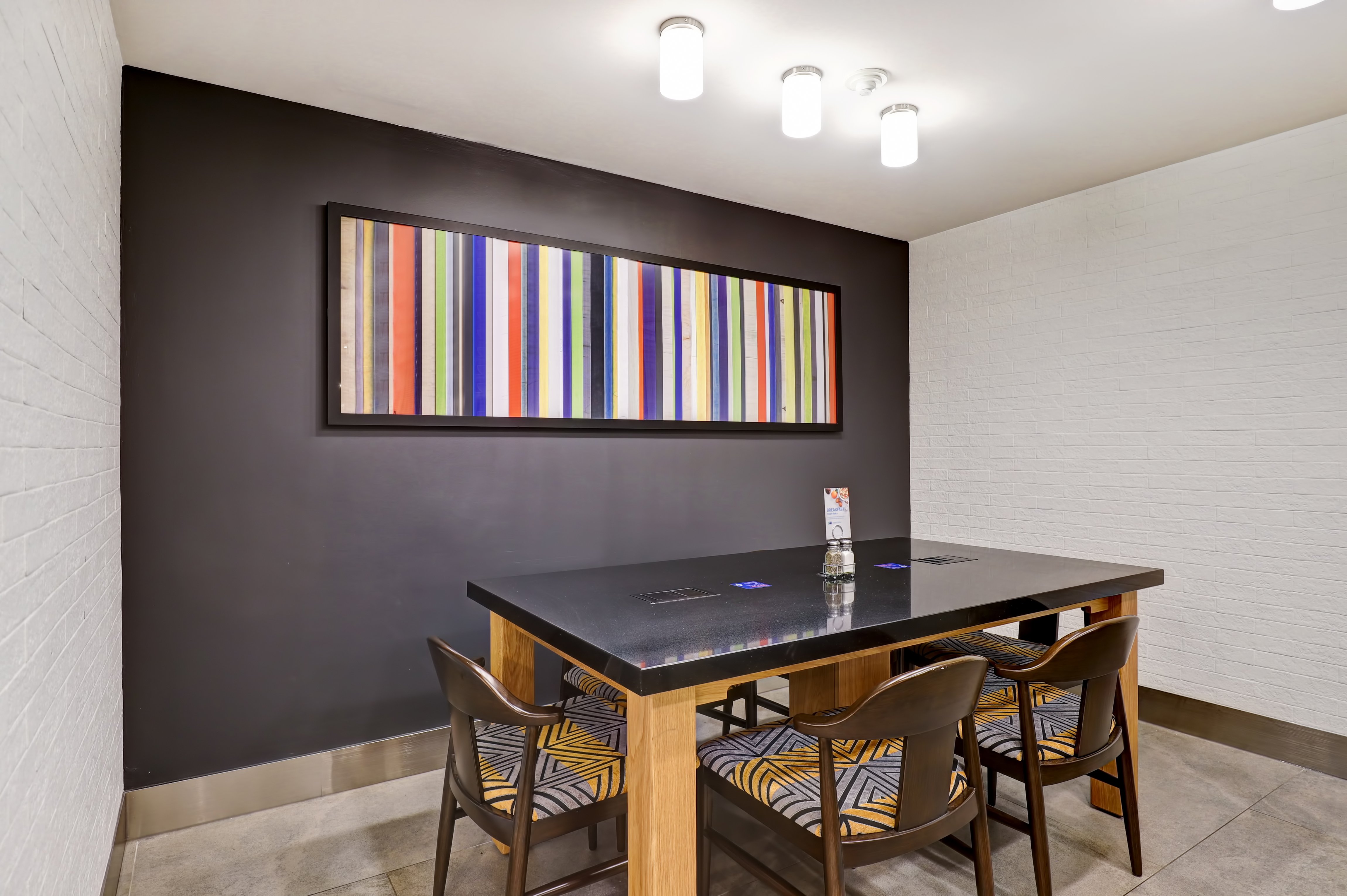 Holiday Inn Express Whitby Oshawa An Ihg Hotel 10/78