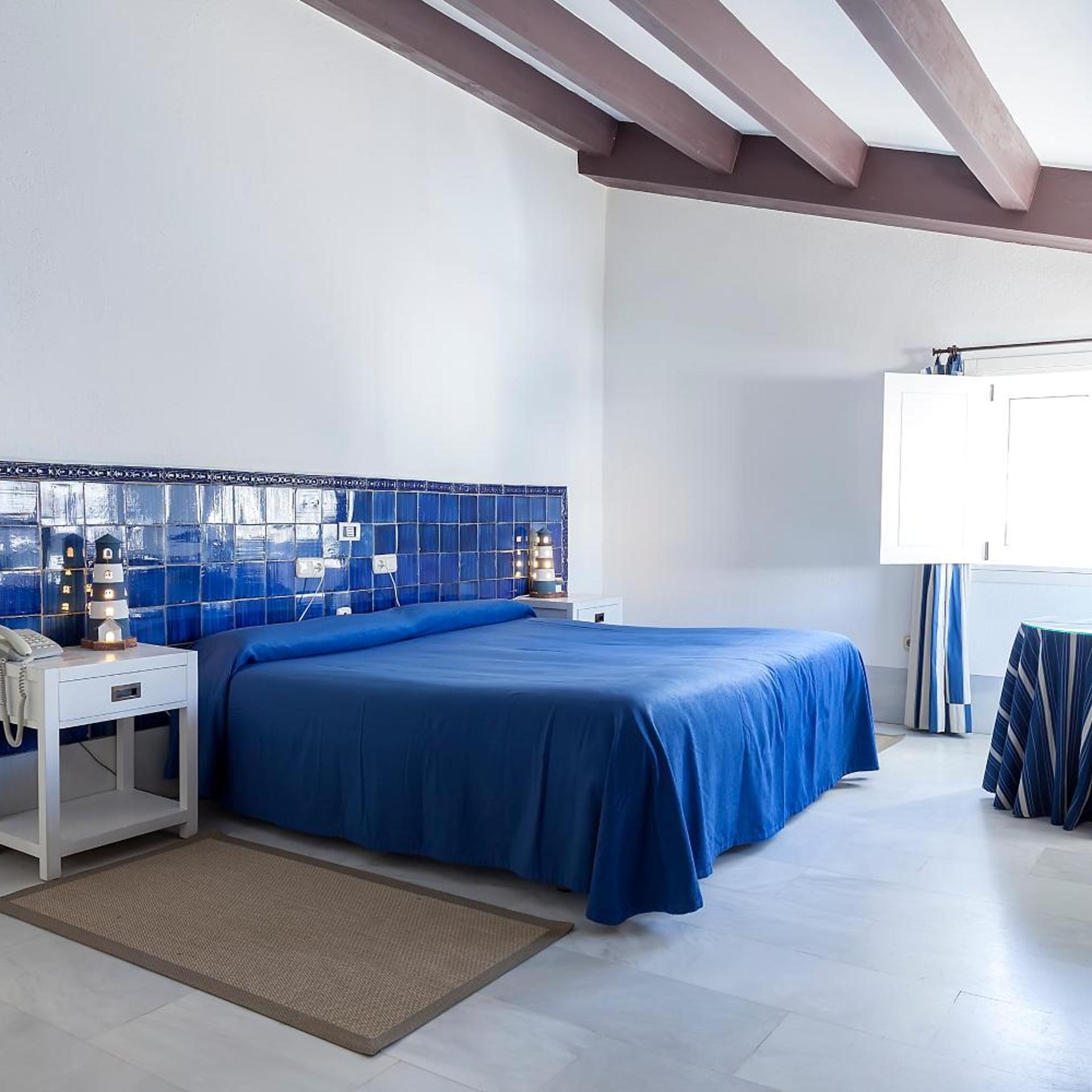 Room, Double or Twin Bed, Sea Front