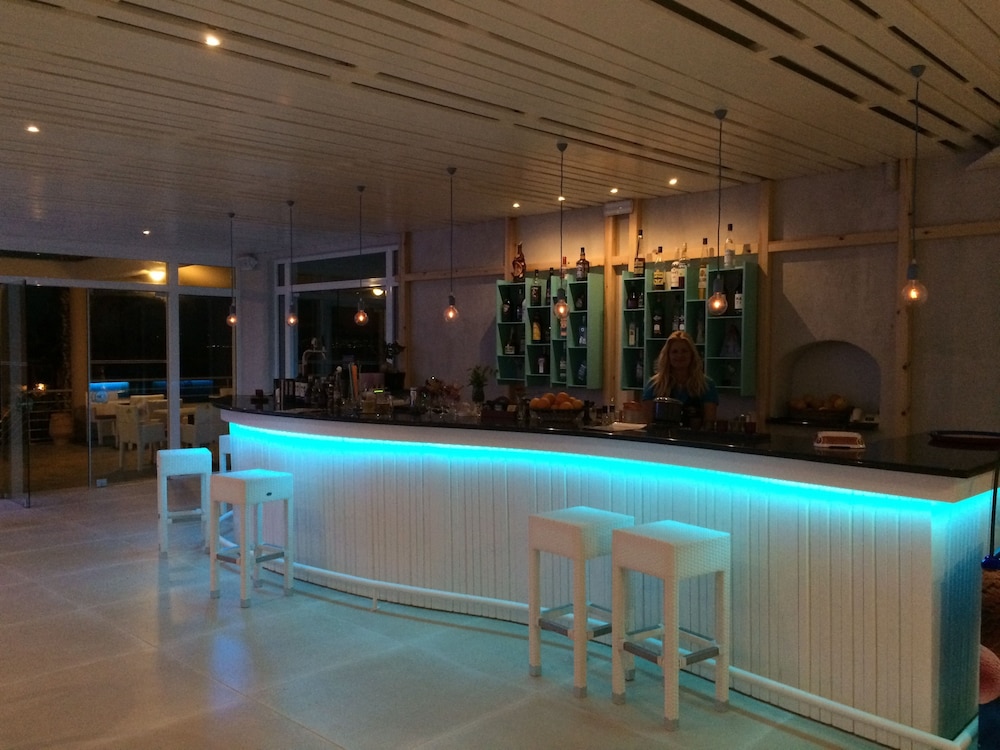 Irina Beach Hotel 35/68