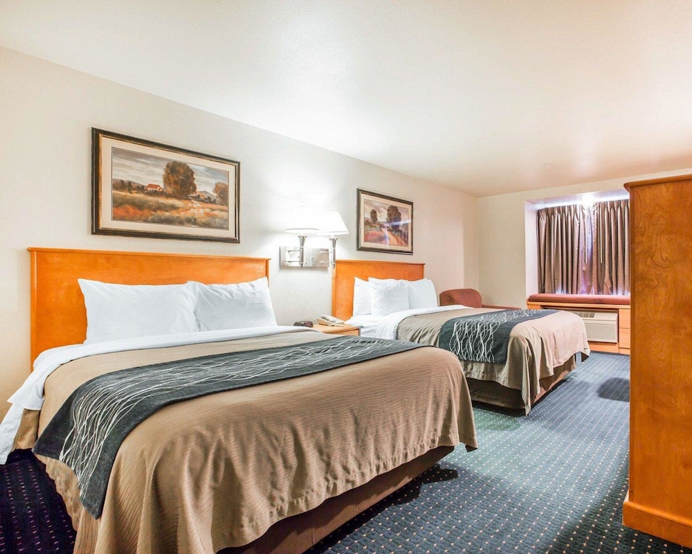 Comfort Inn & Suites Salinas City Center Area 18/45