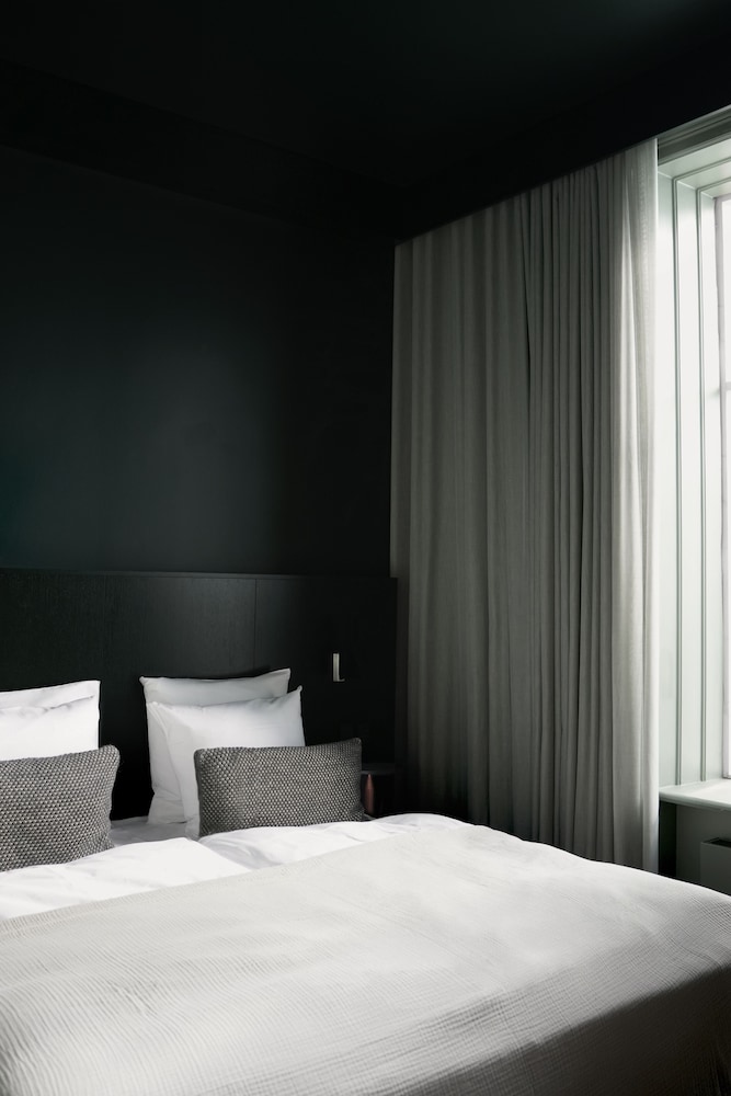 DELUXE, DOUBLE BED, BALCONY
