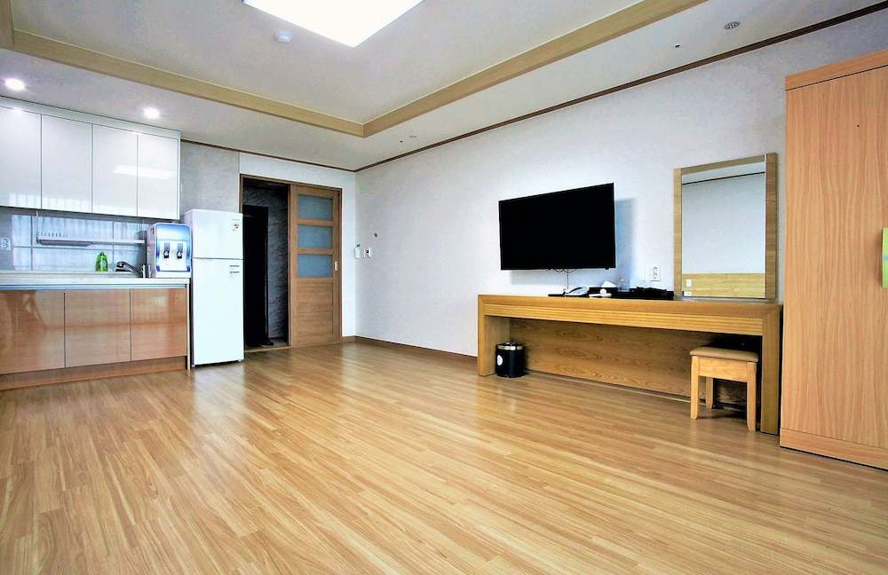 Sunbeach Resort 12/40