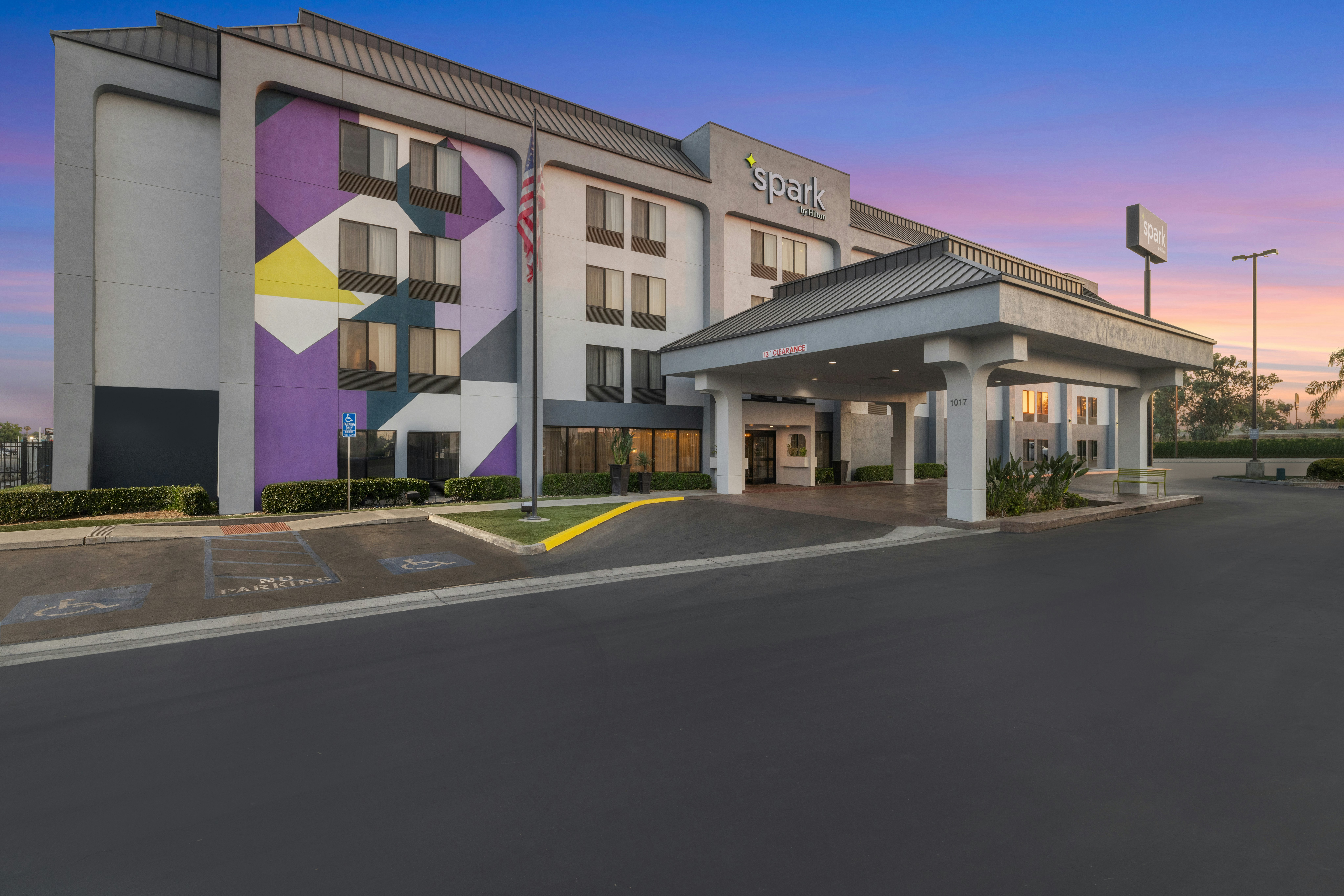 Spark by Hilton Bakersfield Central 13/13