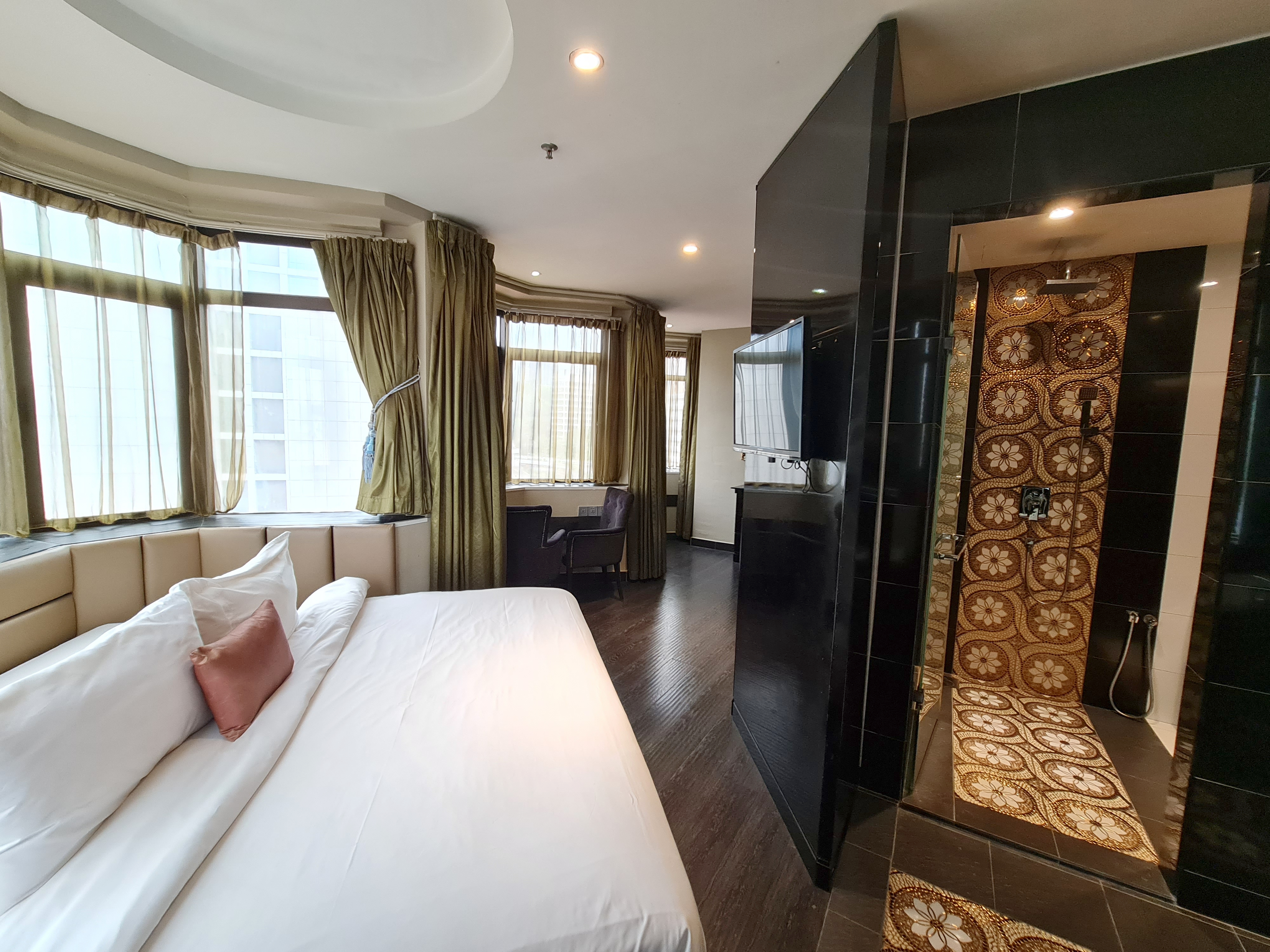 PENTHOUSE SUITE