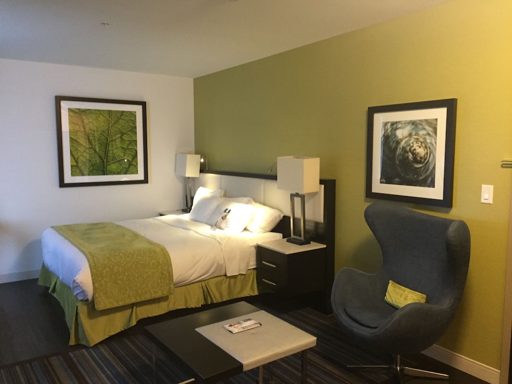 The Hollis Halifax A Doubletree Suites By Hilton Hotel 9/38