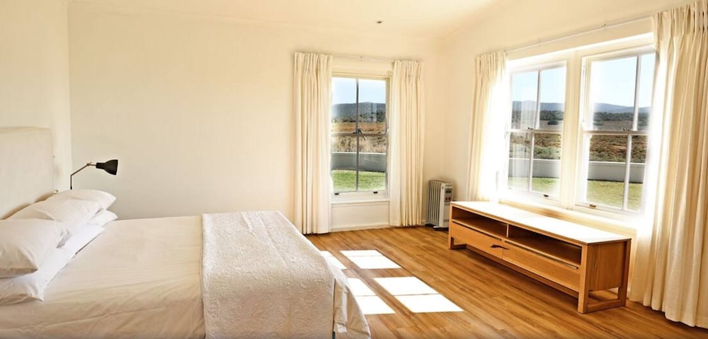 House, 1 Queen and 1 Single Bed، River Bend Lodge 2/9