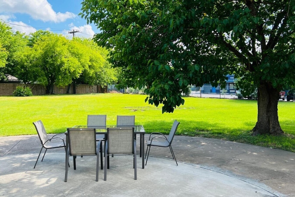 Regency Inn & Suites Houston East I 10 43/52