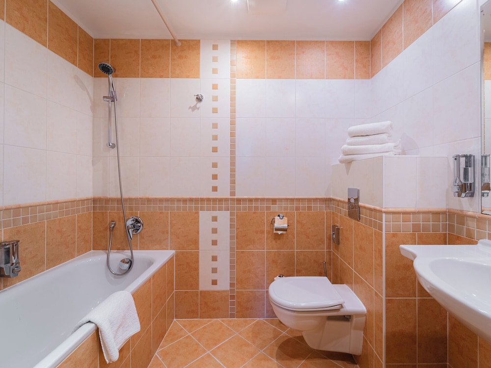 Ea Hotel Rokoko 48/49