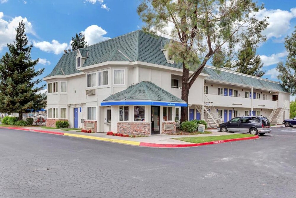 Motel6 Rohnert Park, CA 53/60