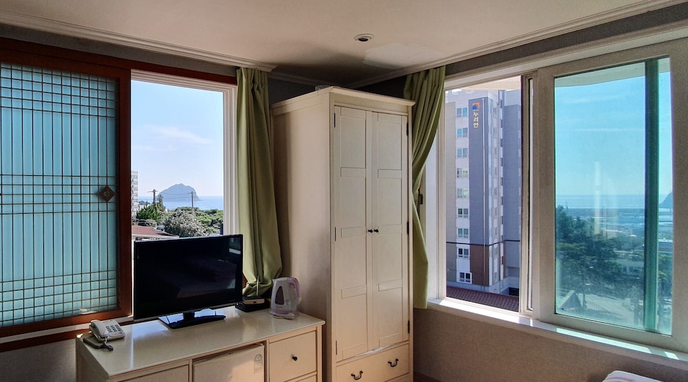 Good Inn Hotel 34/35