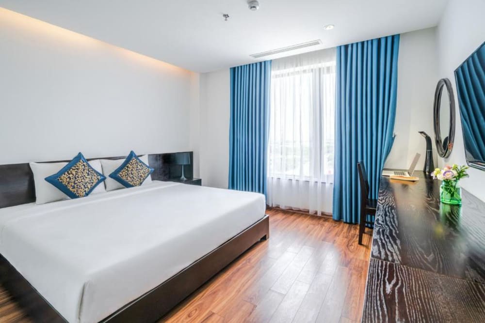 DELUXE, DOUBLE BED