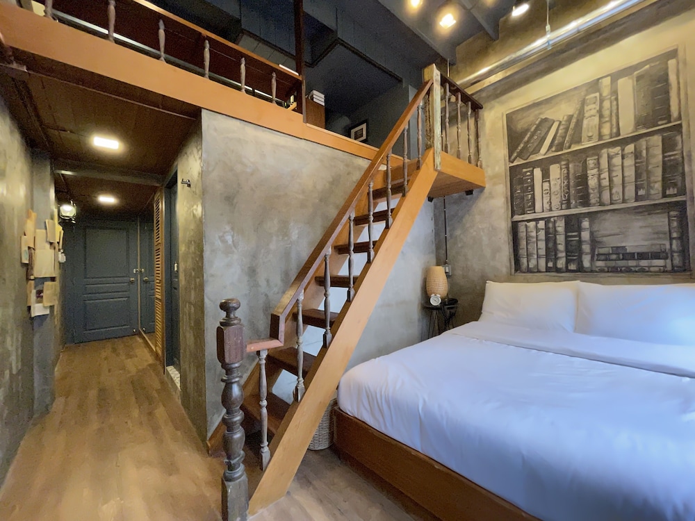 Central Old Town Cottage 8/50