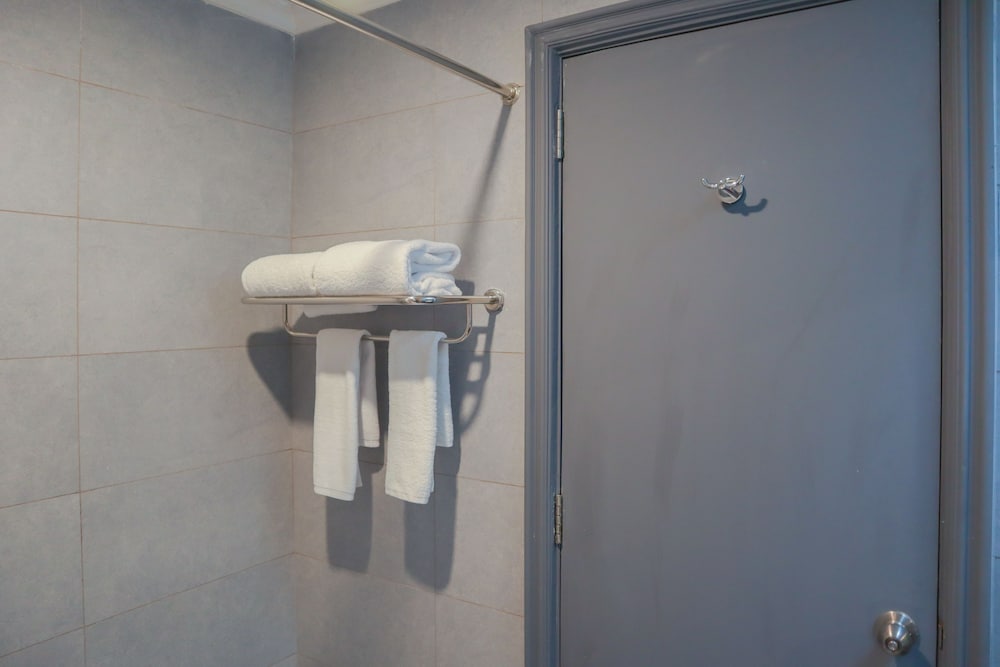 OYO Townhouse 2 Hotel Gunung Sahari 67/67
