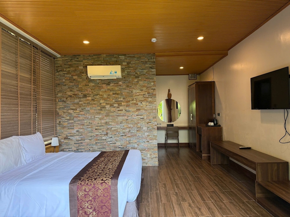 DELUXE, DOUBLE BED
