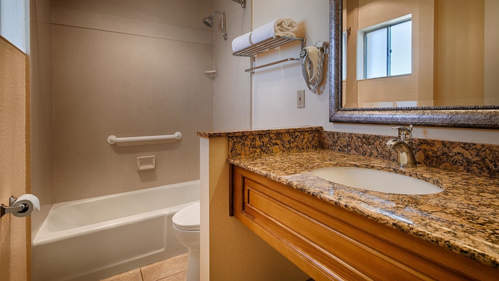 Best Western Plus A Wayfarer S Inn And Suites 8/26