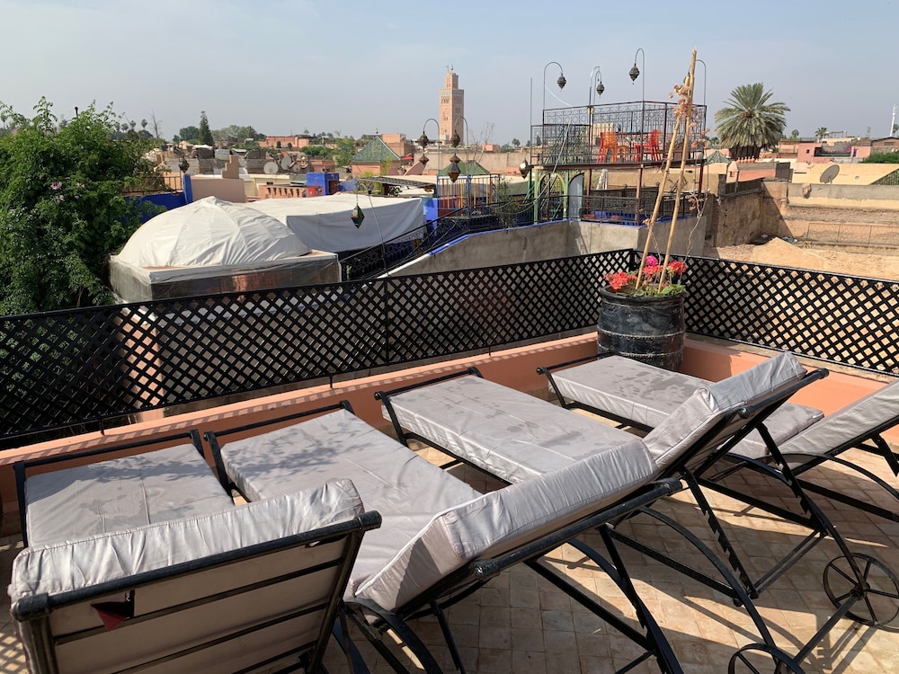 Riad Abaka 37/50