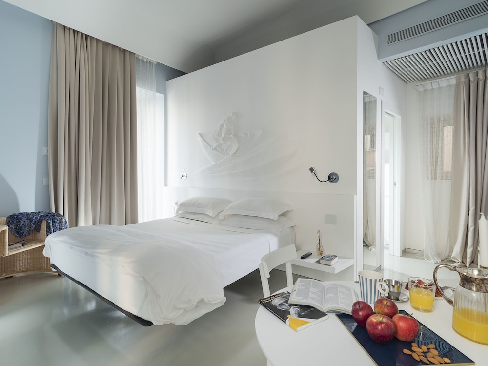 SUPERIOR, DOUBLE BED