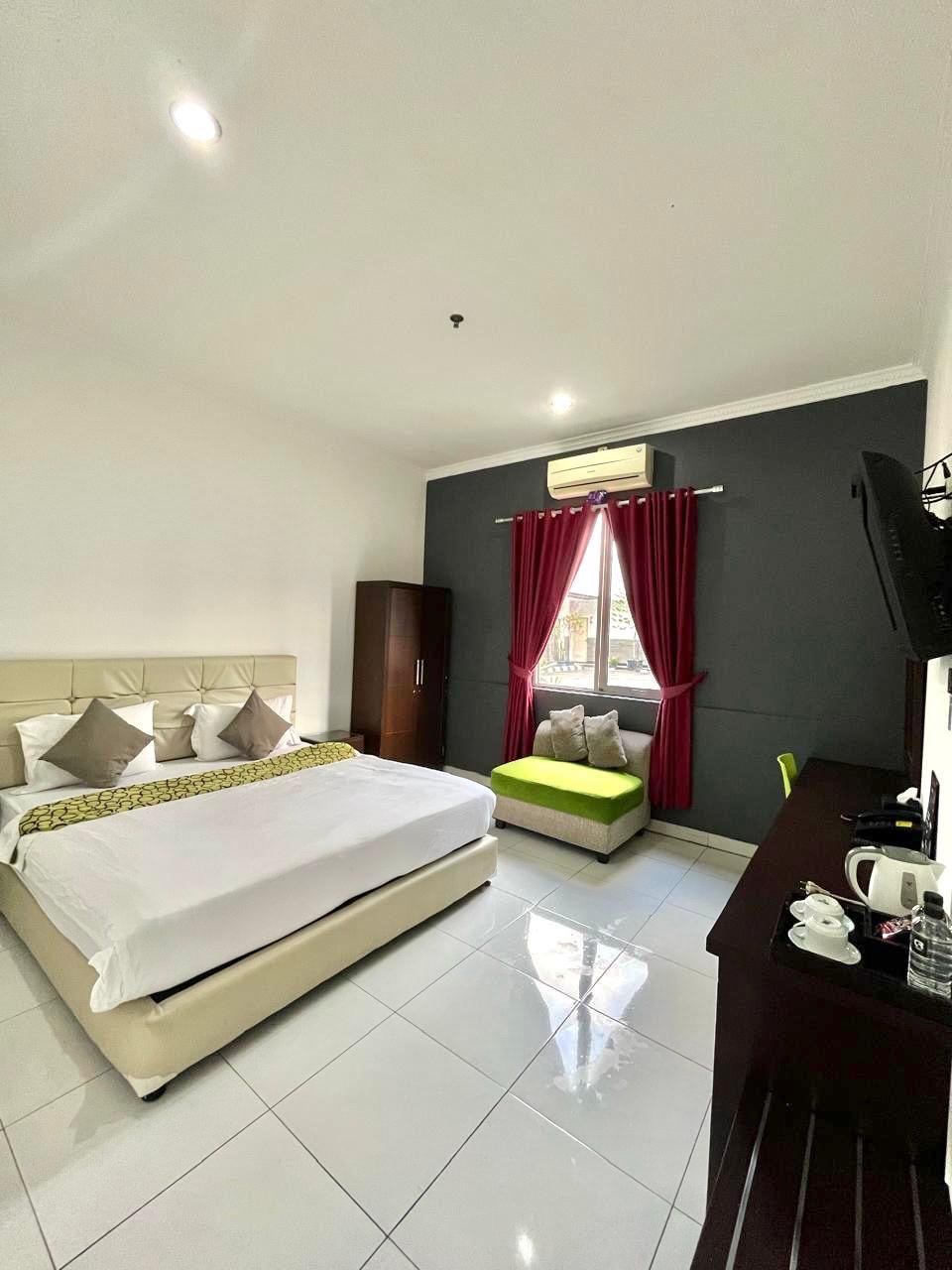 Charaka Hotel 7/30