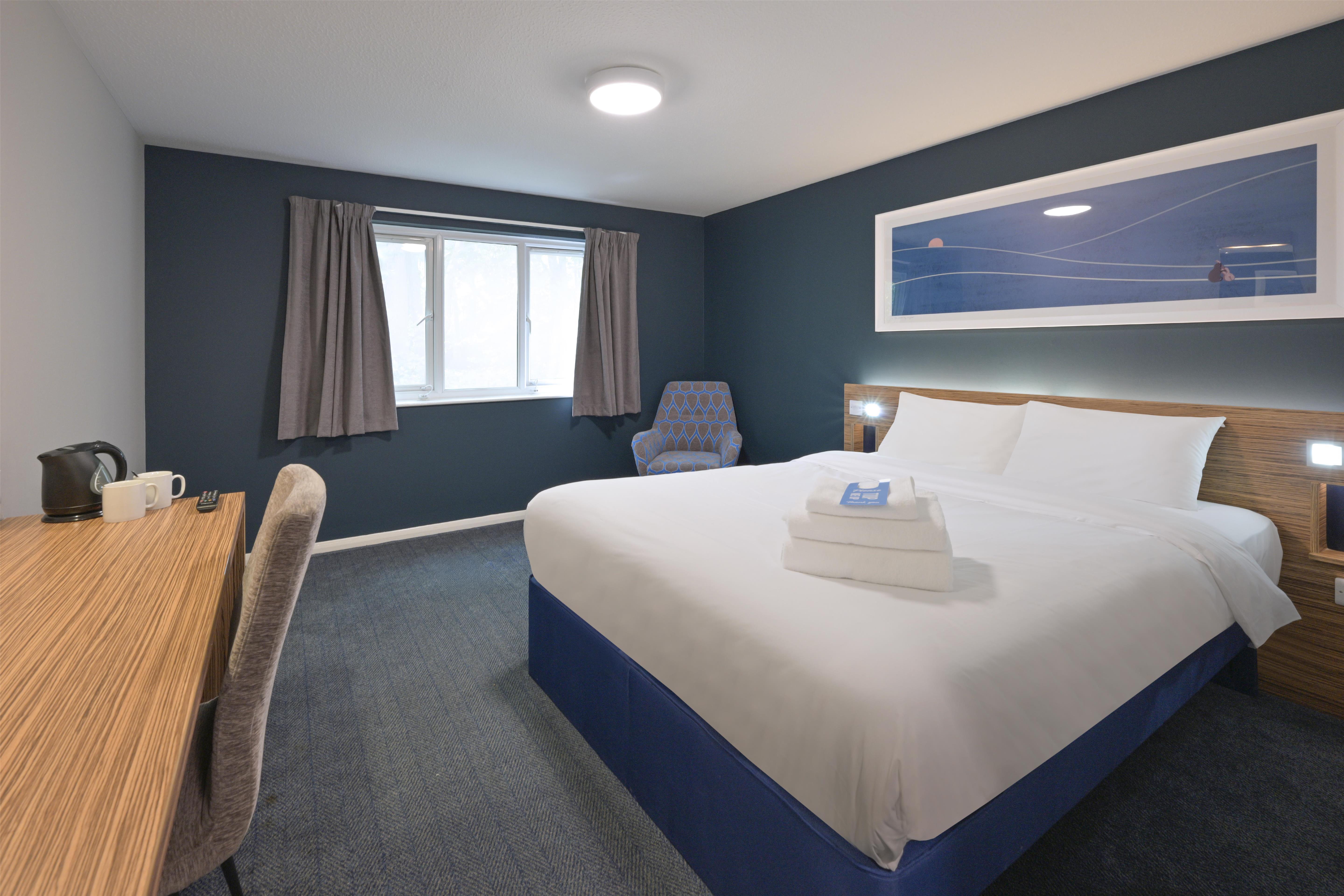 Travelodge Medway M2 9/28