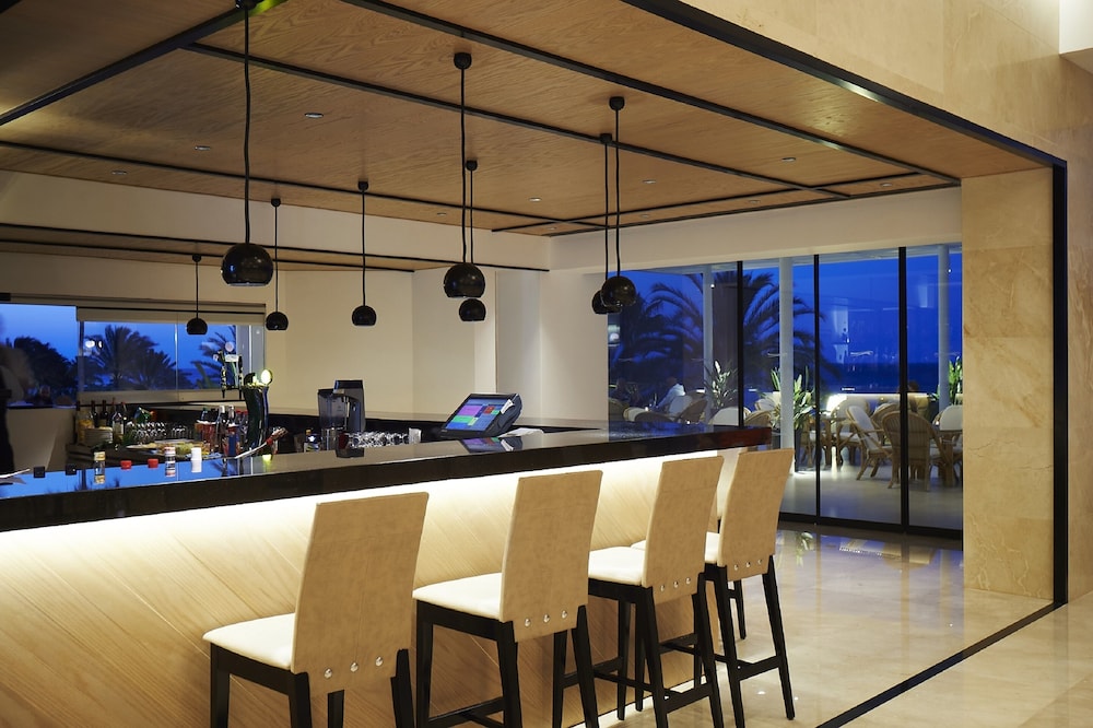Sunrise Beach Hotel 25/45