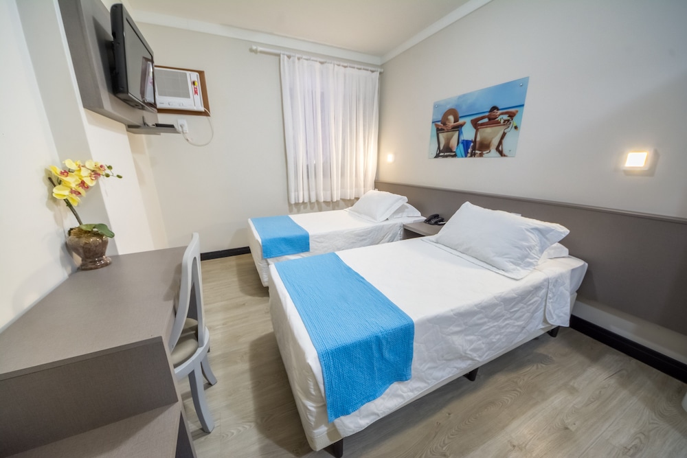 Camboriu Praia Hotel 15/75