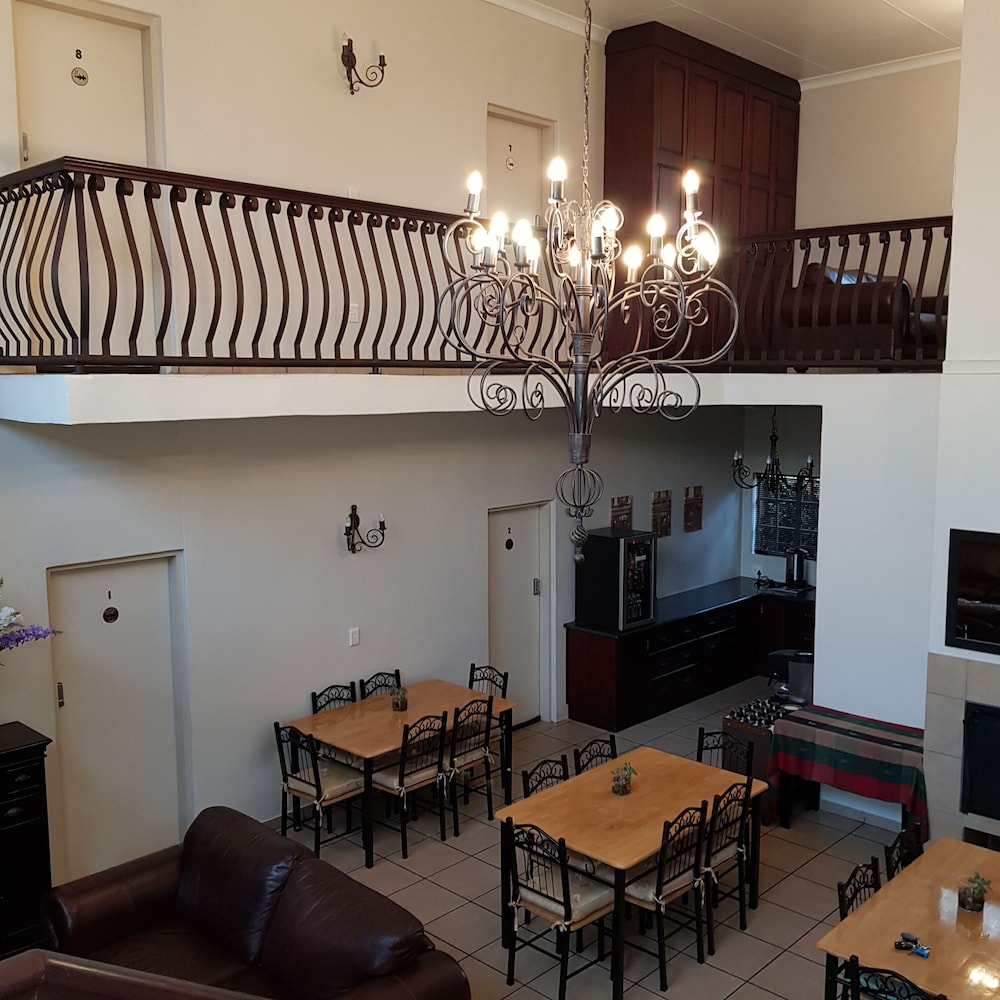 Falling Feather Inn 29/49