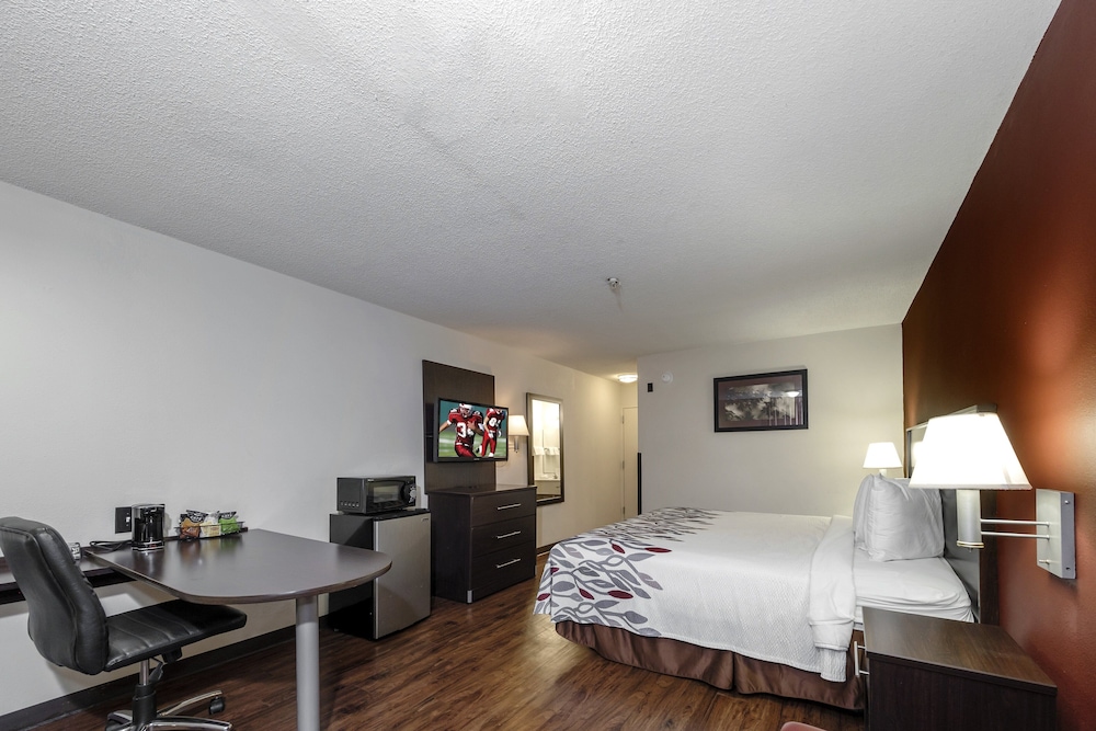 Red Roof Inn & Suites Savannah Airport 13/36