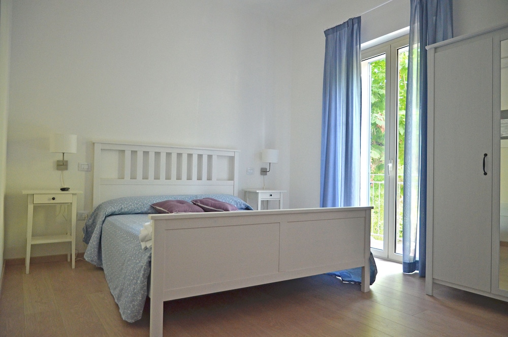 Petit Hotel 5/50