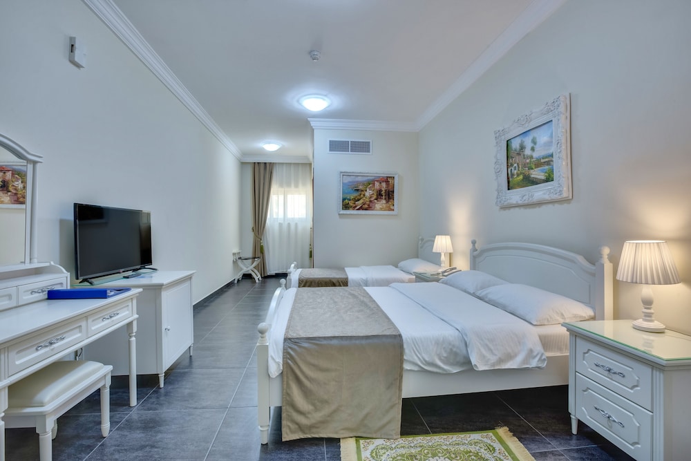 Royal Hotel Sharjah 11/24
